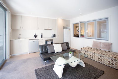 Modern Executive Apartment @ Braddon, 1BR, Wine, Wifi, Secure Parking, Canberra - Accommodation Mooloolaba 0