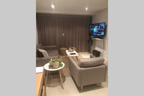 Mooloolaba Stylish & Comfortable Beachside Getaway - Privately Owned & Operated Independently From On-site Management - Accommodation Mooloolaba 1