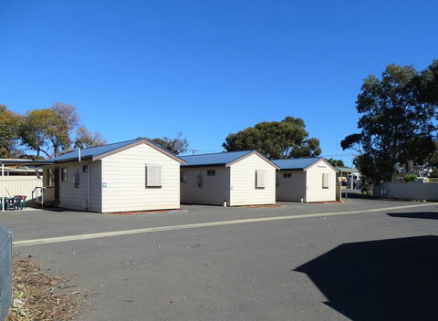 Moonta Bay Cabins - Accommodation Mooloolaba 0