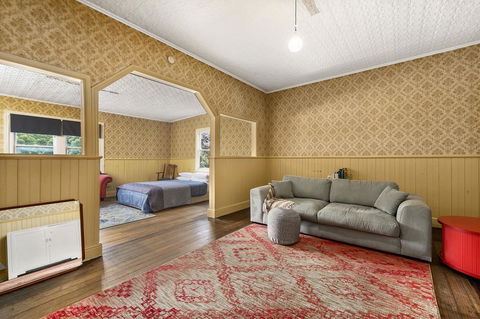 National Park Hotel - Accommodation Mooloolaba 3
