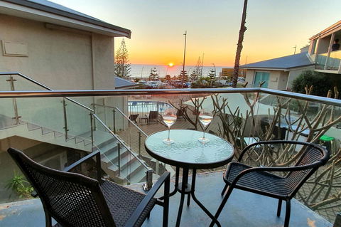 Scarborough Beach Front Resort - Shell Ten - Accommodation Mooloolaba 7