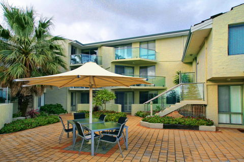 Scarborough Beach Front Resort - Shell Ten - Accommodation Mooloolaba 0