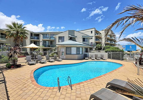 Scarborough Beach Front Resort - Shell Ten - Accommodation Mooloolaba 13