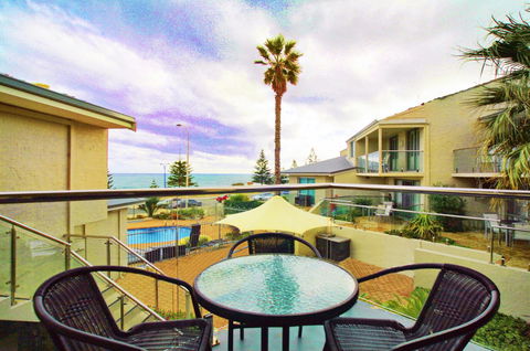 Scarborough Beach Front Resort - Shell Ten - Accommodation Mooloolaba 11
