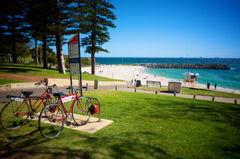 Cottesloe Artist's Beach Retreat - Accommodation Mooloolaba 15
