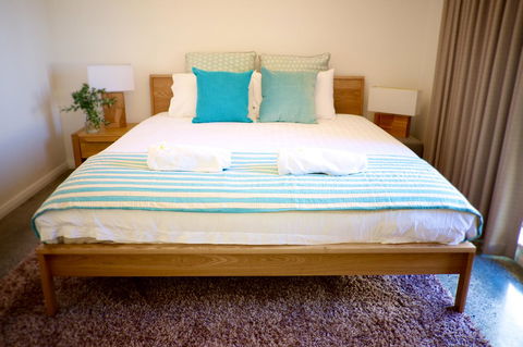 Cottesloe Artist's Beach Retreat - Accommodation Mooloolaba 9