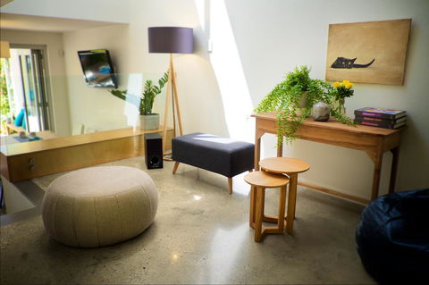 Cottesloe Artist's Beach Retreat - Accommodation Mooloolaba 17