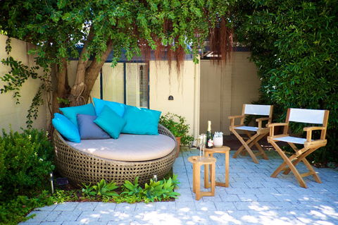 Cottesloe Artist's Beach Retreat - Accommodation Mooloolaba 1