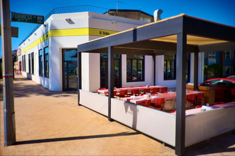 Cottesloe Artist's Beach Retreat - Accommodation Mooloolaba 7