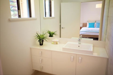 Cottesloe Artist's Beach Retreat - Accommodation Mooloolaba 20