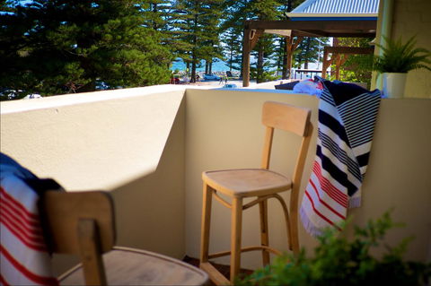Cottesloe Artist's Beach Retreat - Accommodation Mooloolaba 14