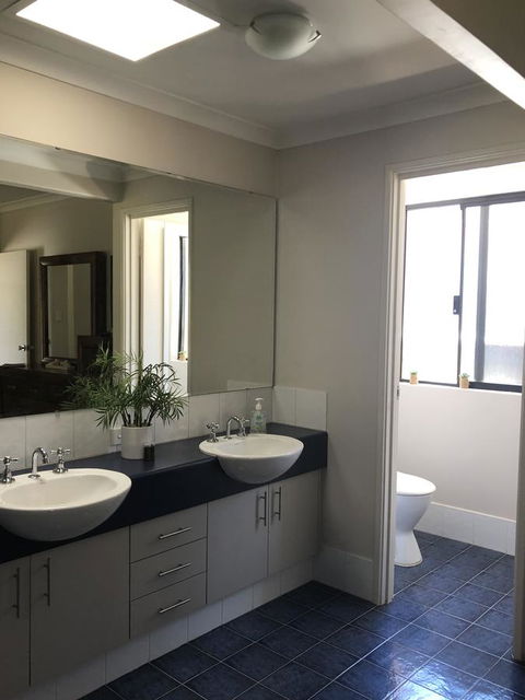 BeachHideaway@Scarborough - Accommodation Mooloolaba 5
