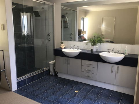 BeachHideaway@Scarborough - Accommodation Mooloolaba 6