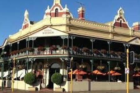 High Tor - Accommodation Mooloolaba 39