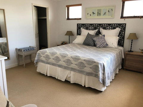 Mullaloo Beachfront Retreat - Accommodation Mooloolaba 6