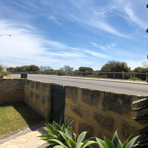 Mullaloo Beachfront Retreat - Accommodation Mooloolaba 10