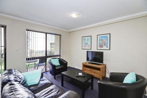 West Beach Lagoon 202 - Quiet & Ground Floor! - Accommodation Mooloolaba 12