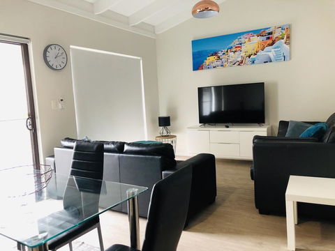 West Beach Lagoon 218 - Outstanding Value! - Accommodation Mooloolaba 1