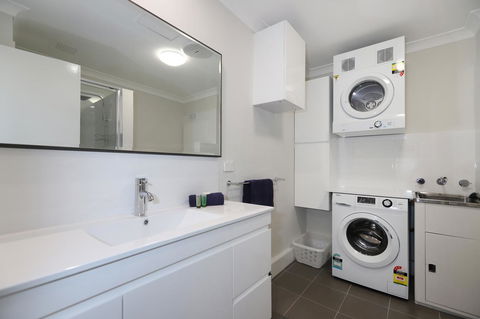 West Beach Lagoon 218 - Outstanding Value! - Accommodation Mooloolaba 11