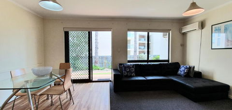West Beach Lagoon 208 â€“ Great Value! - Accommodation Mooloolaba 4