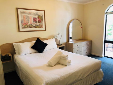 West Beach Lagoon 208 â€“ Great Value! - Accommodation Mooloolaba 2
