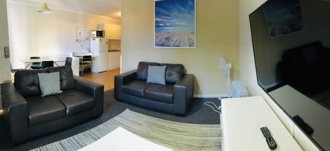 West Beach Lagoon 107 - Great Value - Accommodation Mooloolaba 5