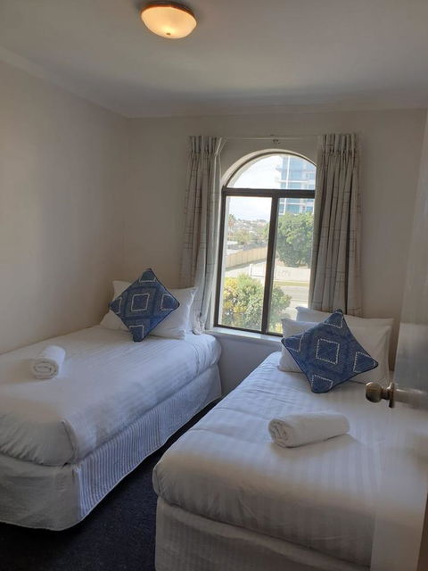 West Beach Lagoon 107 - Great Value - Accommodation Mooloolaba 2