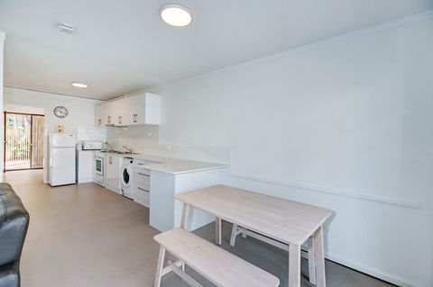 West Beach Lagoon 206 - Sleeps Three! Value!!! - Accommodation Mooloolaba 6