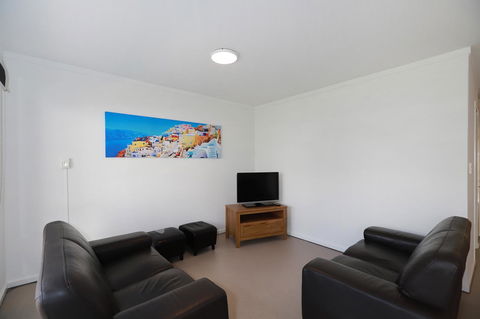 West Beach Lagoon 206 - Sleeps Three! Value!!! - Accommodation Mooloolaba 7