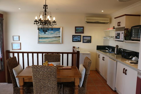 Crossland House - Accommodation Mooloolaba 15