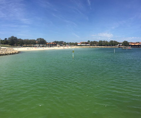 Crossland House - Accommodation Mooloolaba 9