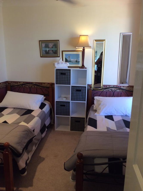 Crossland House - Accommodation Mooloolaba 11