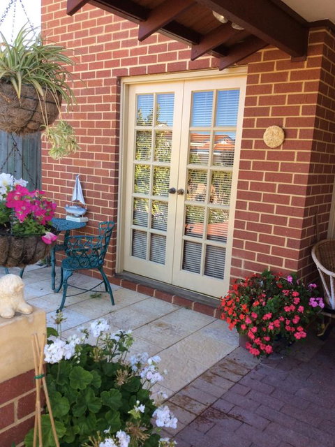 Crossland House - Accommodation Mooloolaba 13