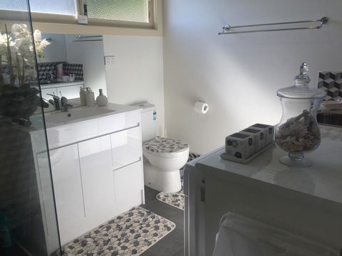 Bright & Beautiful Home On The Hills! - Accommodation Mooloolaba 22