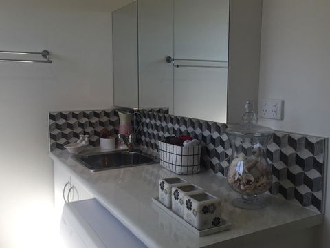 Bright & Beautiful Home On The Hills! - Accommodation Mooloolaba 23