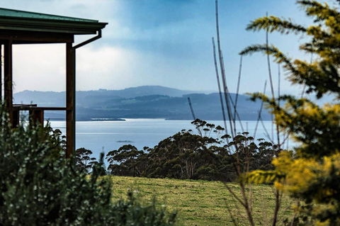 Celestine Retreat - Accommodation Mooloolaba 1