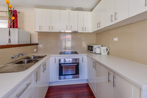 Brilliant, Neat, Convenient, Family-friendly House - Accommodation Mooloolaba 5