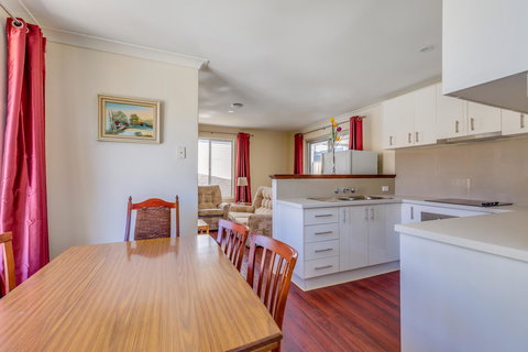Brilliant, Neat, Convenient, Family-friendly House - Accommodation Mooloolaba 3