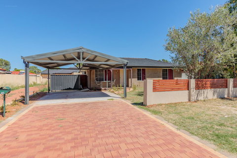 Brilliant, Neat, Convenient, Family-friendly House - Accommodation Mooloolaba 15