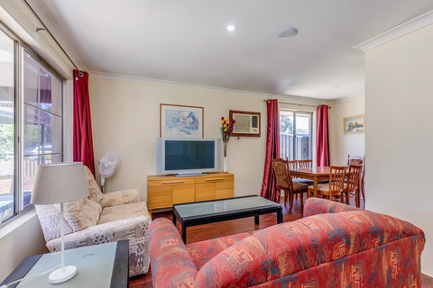 Brilliant, Neat, Convenient, Family-friendly House - Accommodation Mooloolaba 0