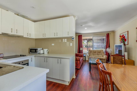 Brilliant, Neat, Convenient, Family-friendly House - Accommodation Mooloolaba 4