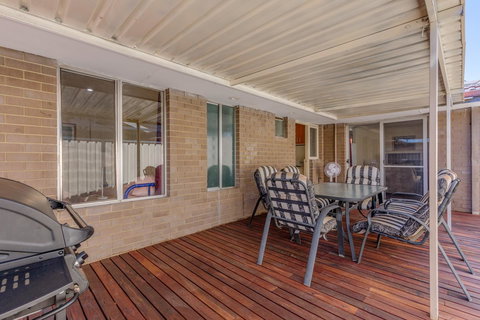 Brilliant, Neat, Convenient, Family-friendly House - Accommodation Mooloolaba 14