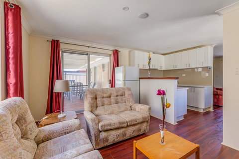 Brilliant, Neat, Convenient, Family-friendly House - Accommodation Mooloolaba 7