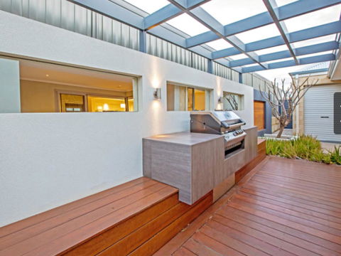 Magnificent Beach Retreat - Accommodation Mooloolaba 36