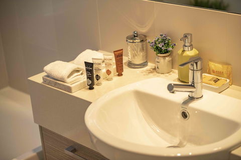 Magnificent Beach Retreat - Accommodation Mooloolaba 19