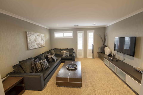 Magnificent Beach Retreat - Accommodation Mooloolaba 22