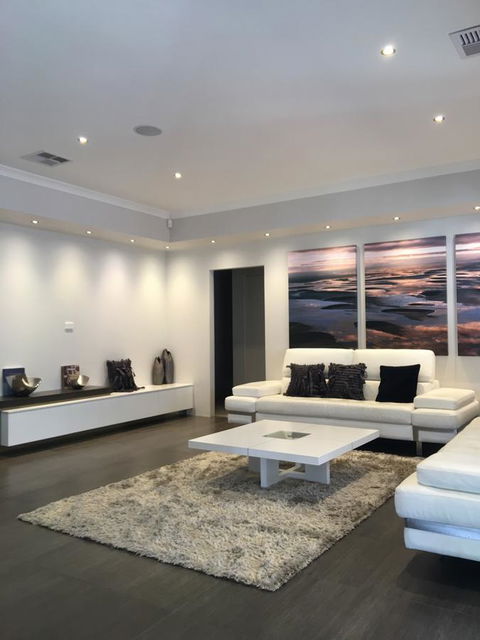 Magnificent Beach Retreat - Accommodation Mooloolaba 31