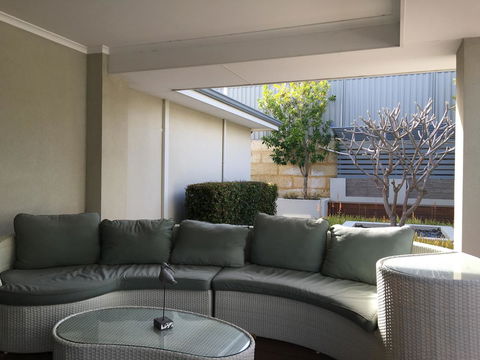 Magnificent Beach Retreat - Accommodation Mooloolaba 35