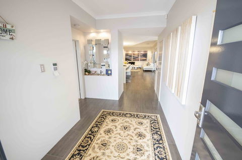 Magnificent Beach Retreat - Accommodation Mooloolaba 5