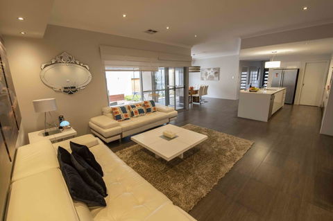 Magnificent Beach Retreat - Accommodation Mooloolaba 23